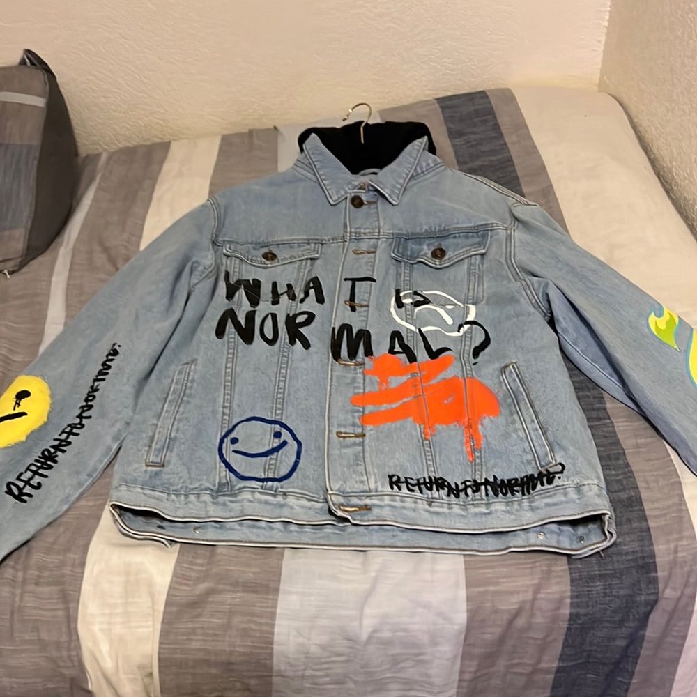 This is a Rue21 denim jacket only worn once. Very comfortable and easy to style.